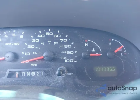 2004 Ford E-350 Super Duty Chateau/Xl/Xlt z USA, uszkodzony, nr VIN 1FMNE31L64HA11105